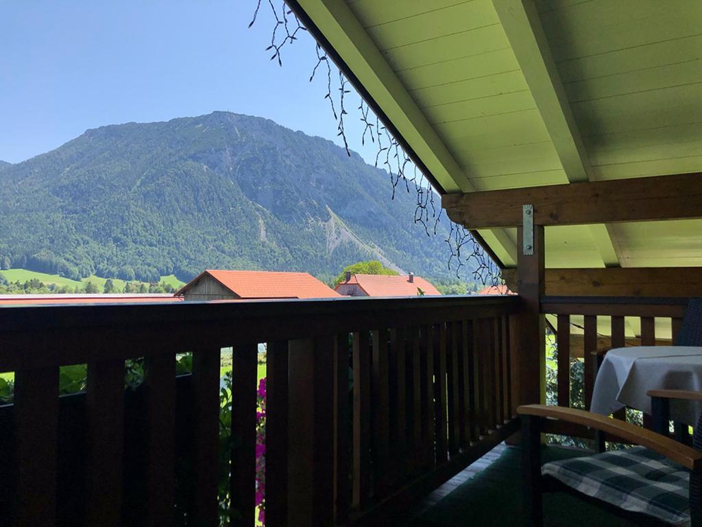 Haus Jaeger Ferienwohnungen Mit Indoor-Pool Inkl. Chiemgaukarte Ruhpolding Exterior foto