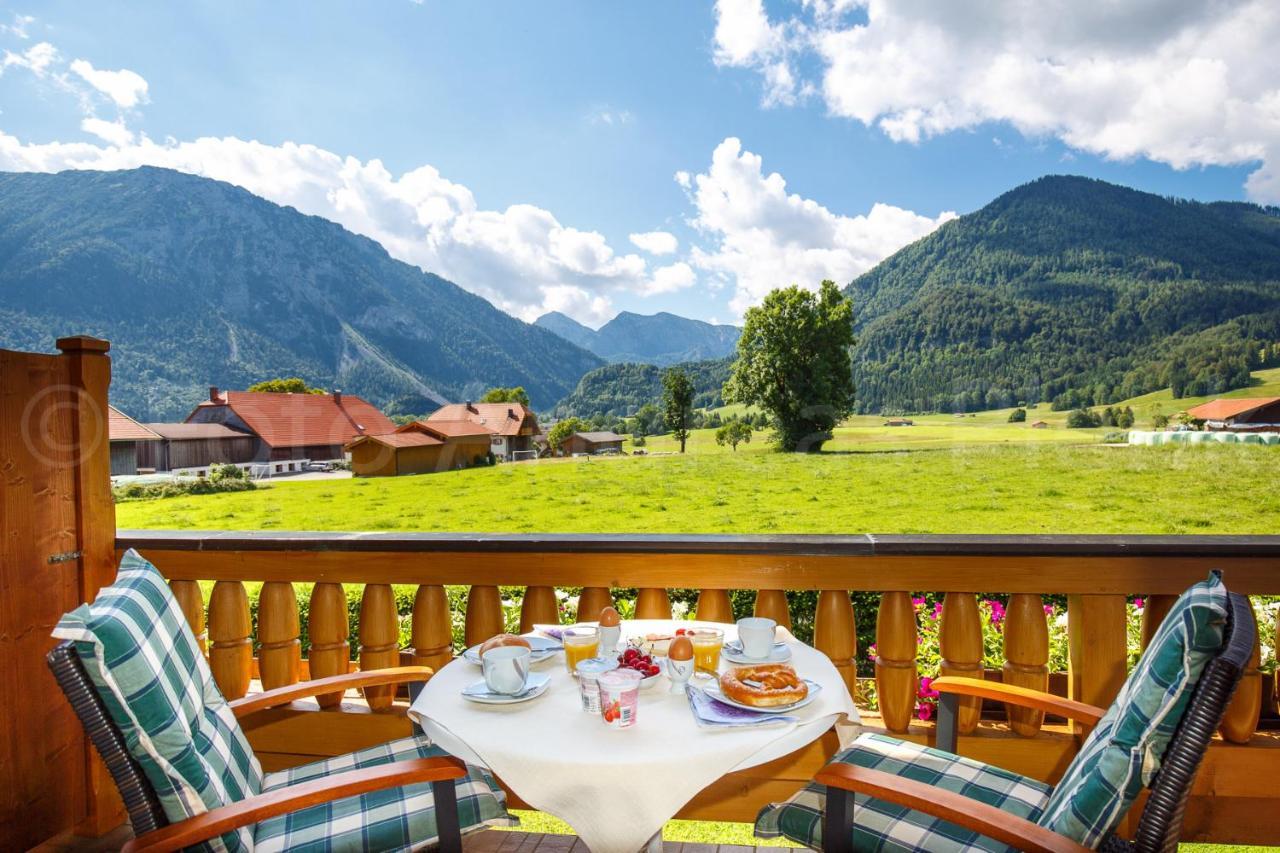 Haus Jaeger Ferienwohnungen Mit Indoor-Pool Inkl. Chiemgaukarte Ruhpolding Exterior foto