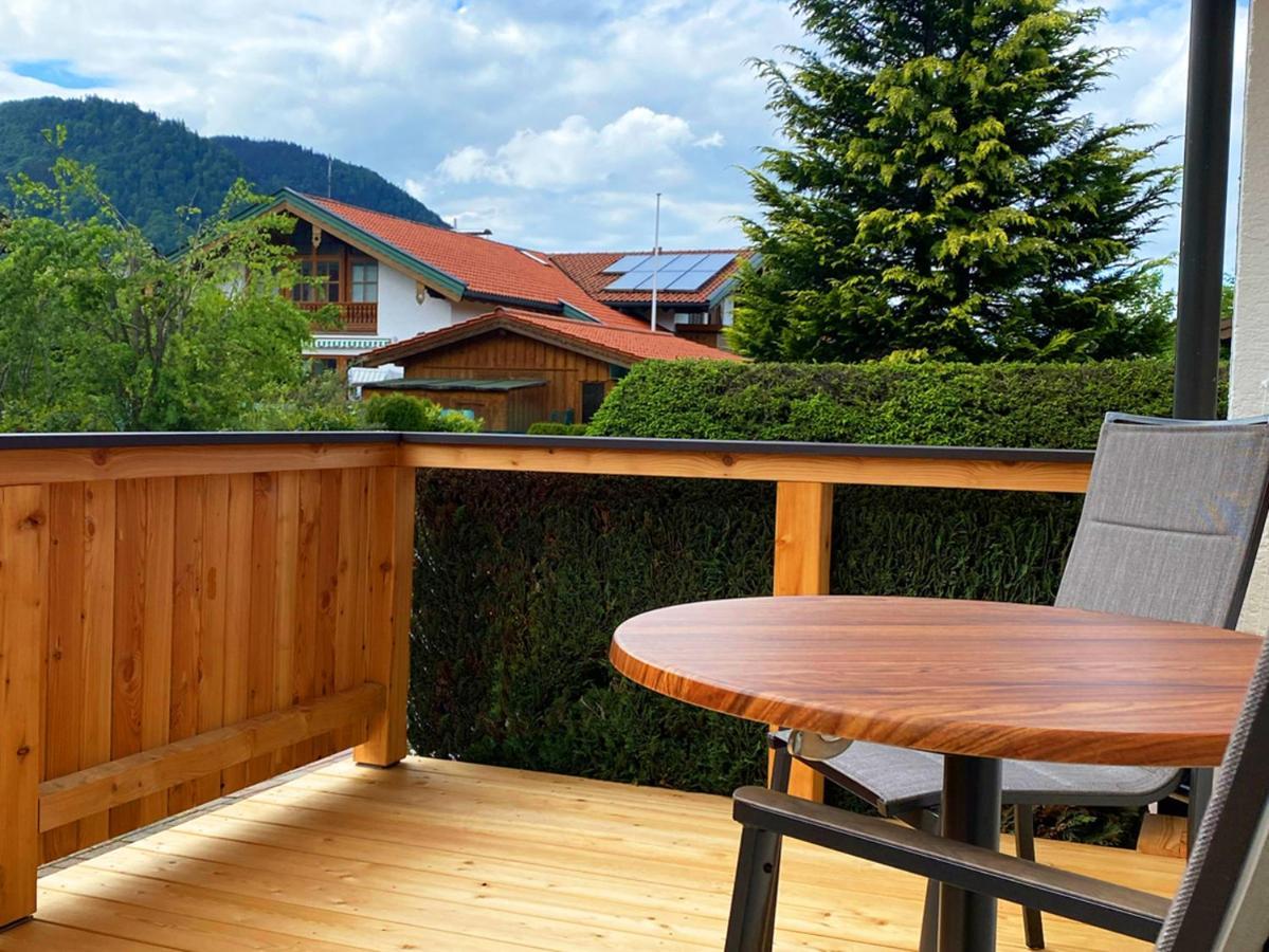 Haus Jaeger Ferienwohnungen Mit Indoor-Pool Inkl. Chiemgaukarte Ruhpolding Exterior foto